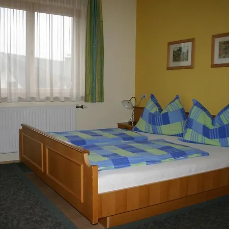 Bed & Breakfast Gastehaus Rosenberger Tropolach